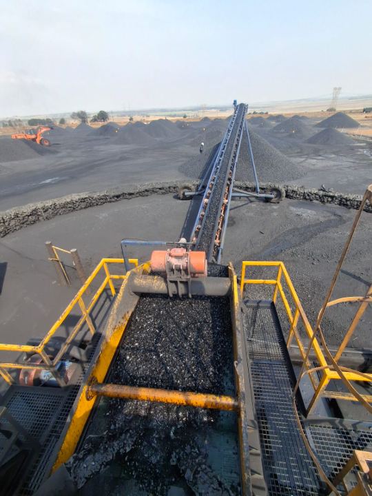 Head end of a conveyor overlooking the stockyard